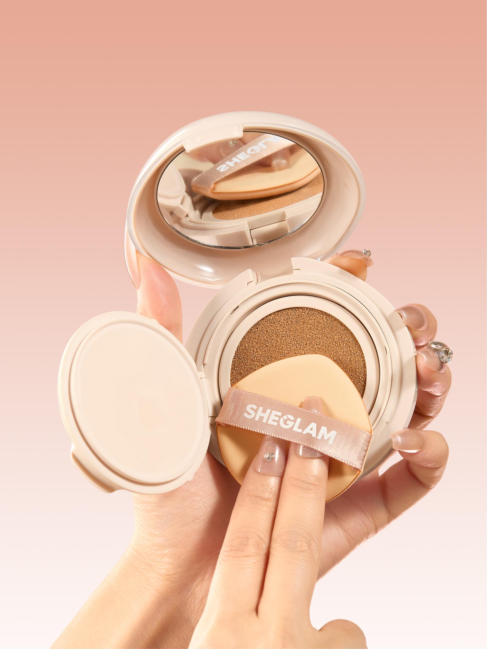 كريم أساس Lock & Go Long Lasting Cushion Foundation من علامة  SHEGLAM الجديد