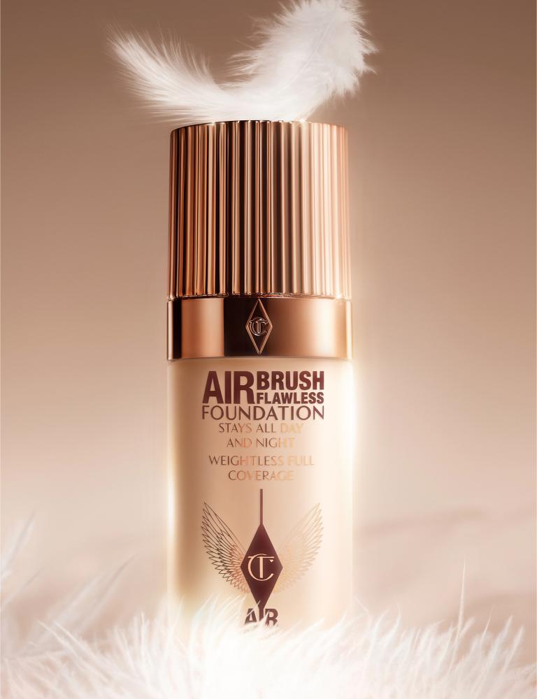 كريم الأساس AIRRBUSH FLAWLESS FOUNDATION من علامة شارلوت تلبوري