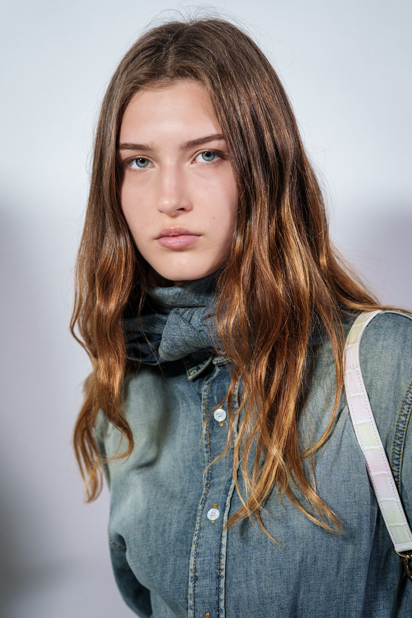 كريم مرطب في محيط الشفاه بأسلوب Dior