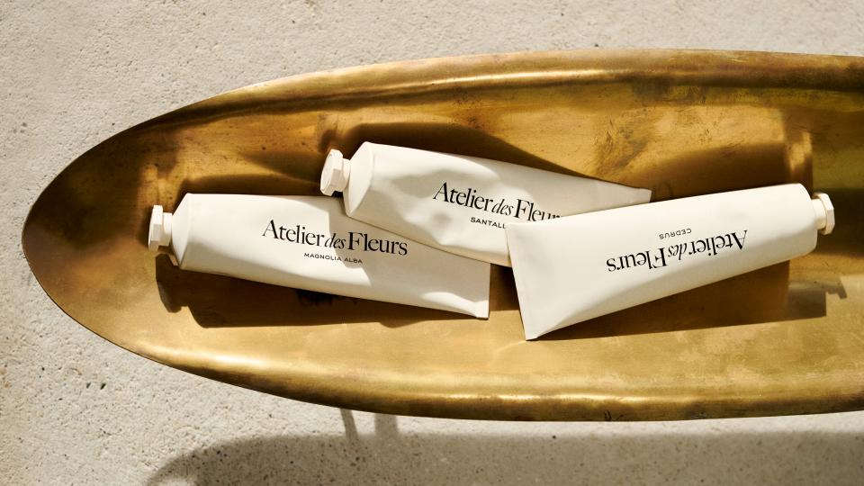 كريم معطر لليدين من  مجموعة العناية بالبشرة Atelier des Fleurs لدار Chloé