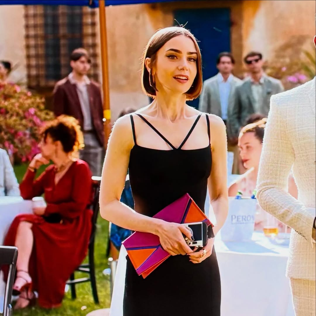 كلاتش Stovey من MARYLIN بتصميم بسيط للممثلة ليلي كولينز