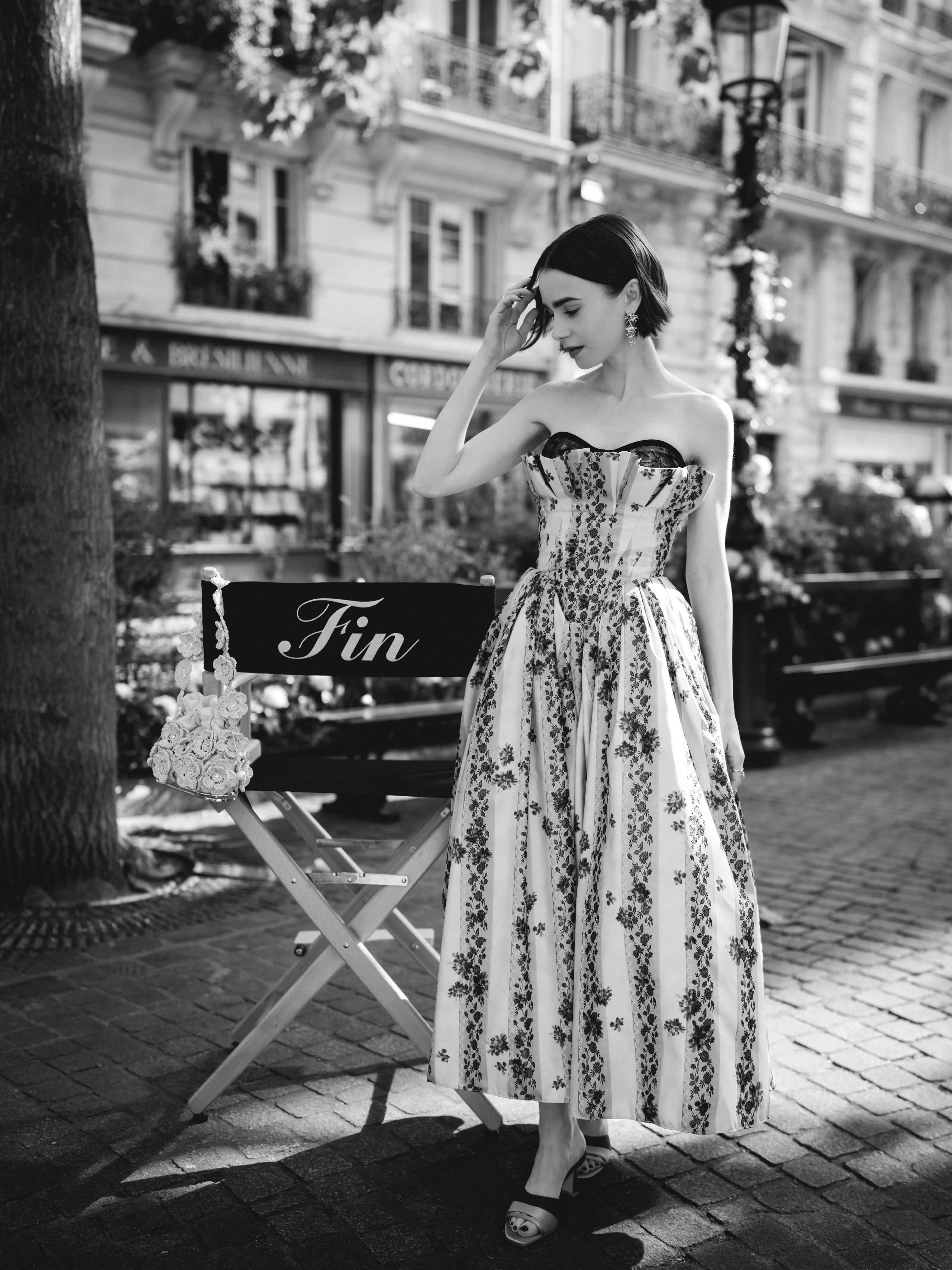 كلمات مؤثر ليلي كولينز في وداع "Emily in Paris"