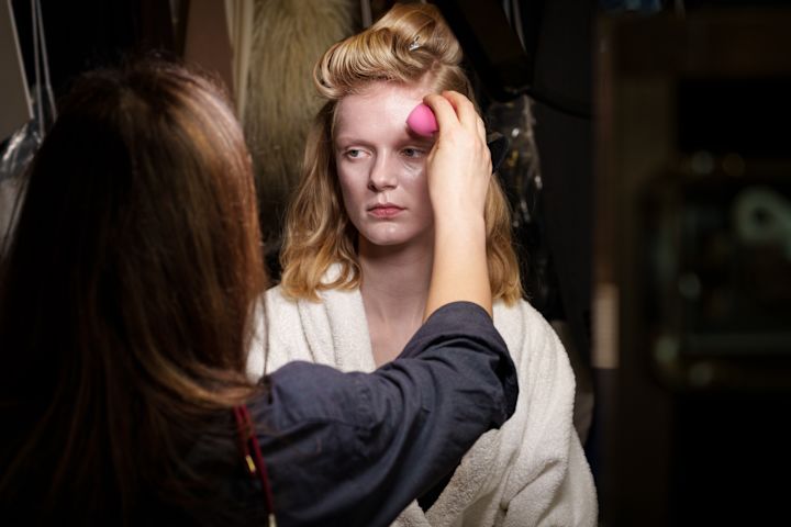 كواليس الهوت كوتور لدار Toga