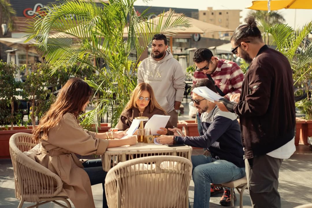 كواليس رومانسية في مسلسل "على قد الحب"