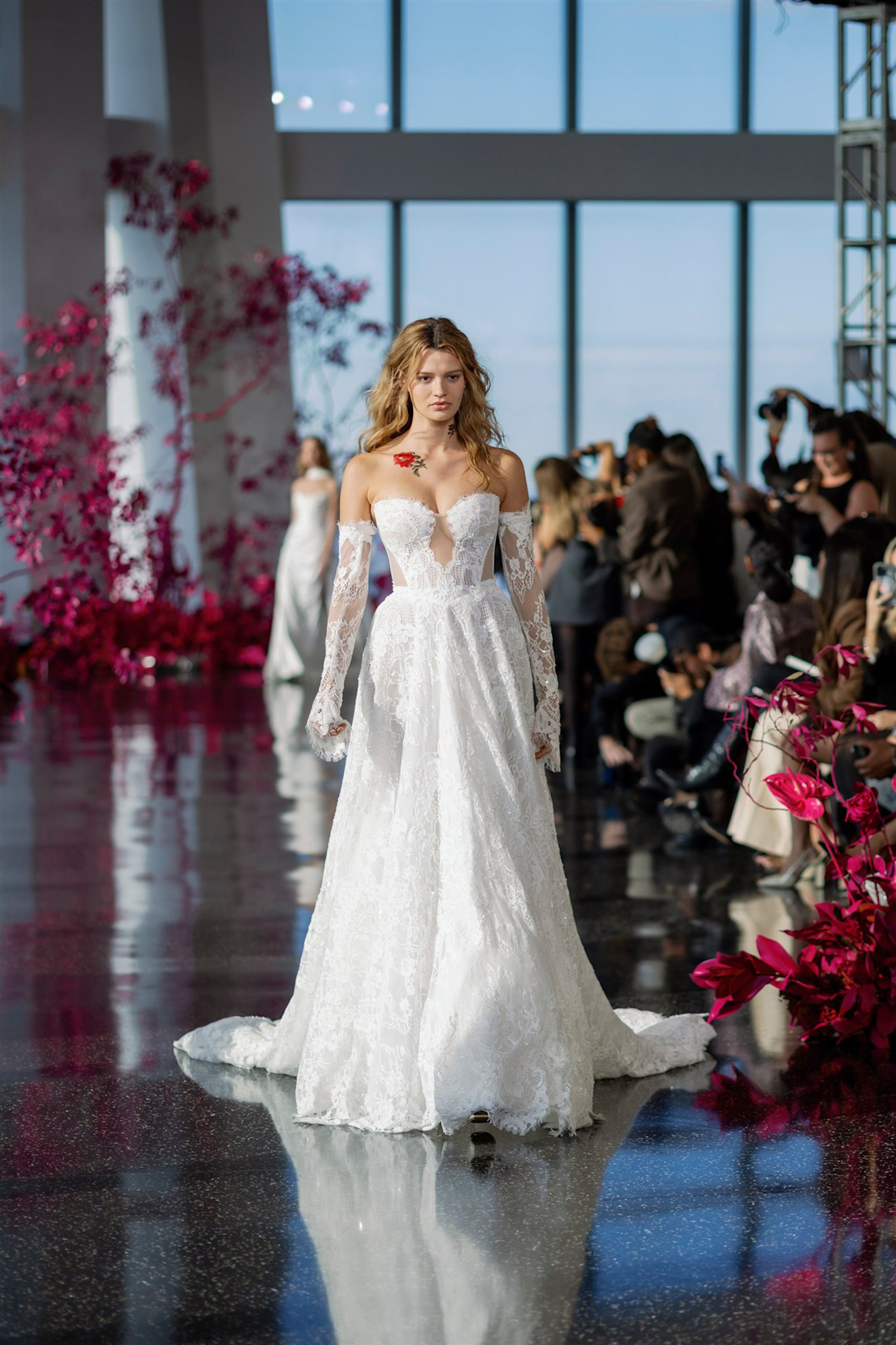 كورسيه بالدانتيل من إيفا لاندال