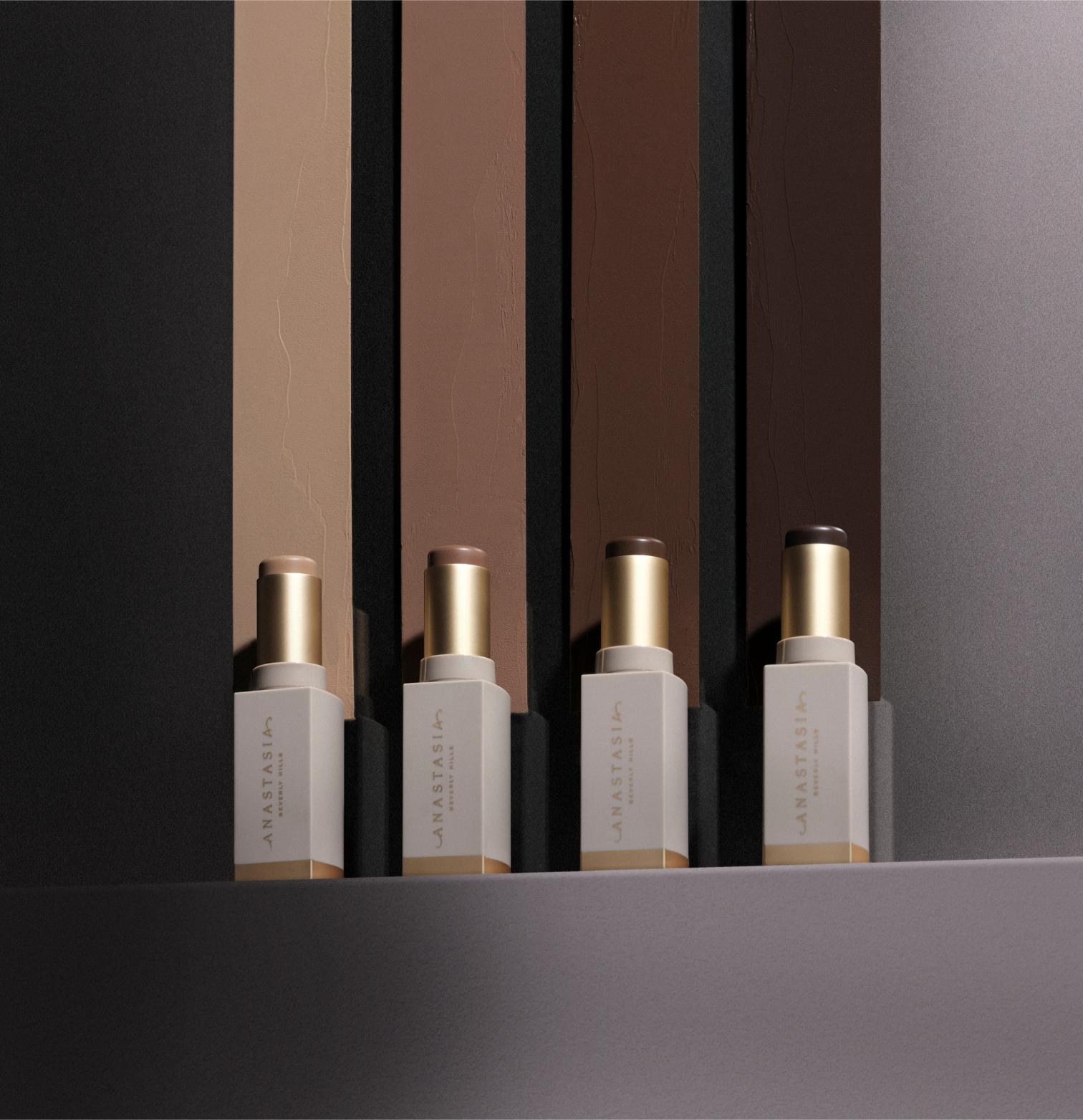كونتور سموذ بلور كونتور ستيك SMOOTH BLUR CONTOUR STICK من علامة أنستازيا بيفرلي هيلز Anastasia Beverly Hills