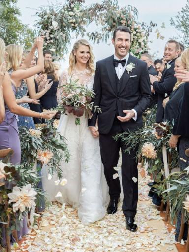 كيت أبتون Kate Upton، توسكانا، ٢٠١٧