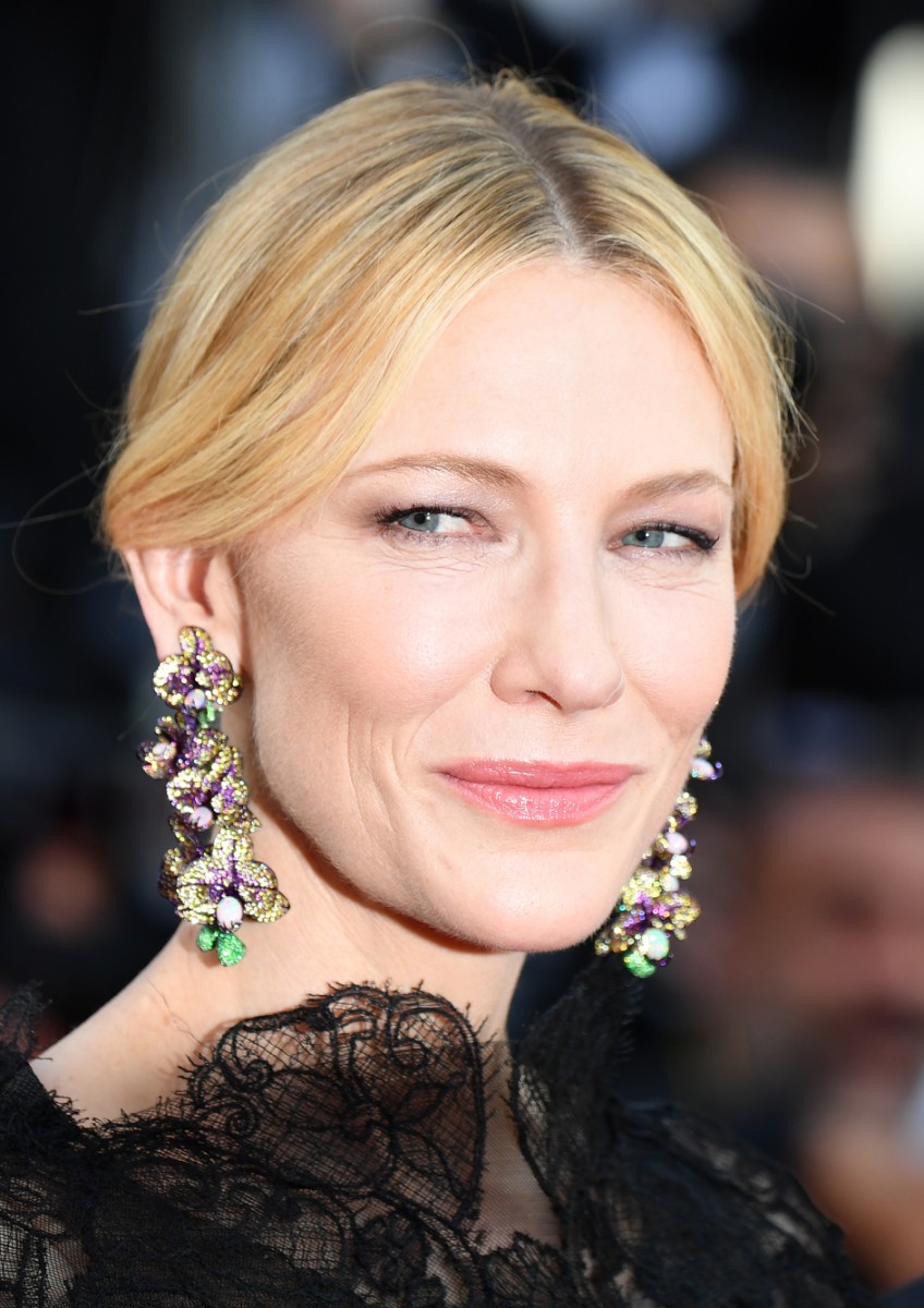 كيت بلانشيت Cate Blanchett بأقراط من توقيع علامة المجوهرات شوبارد Chopard