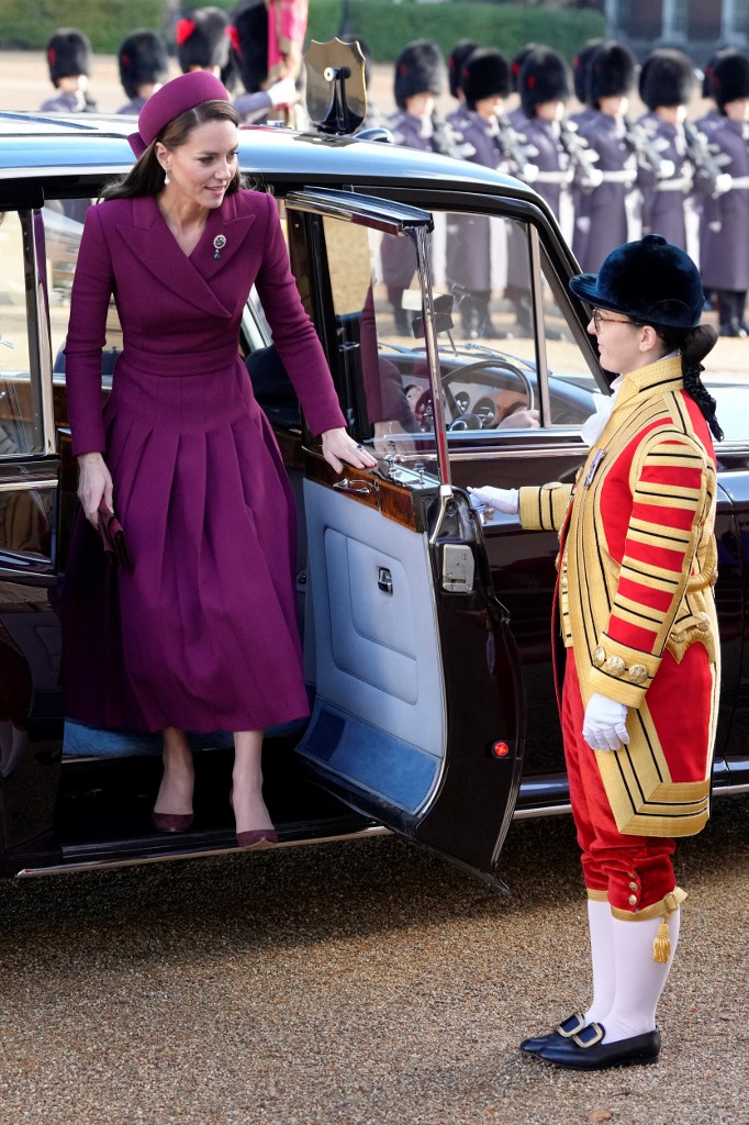 كيت ميدلتون ببروش الألماس والزمرد للأميرة ديانا