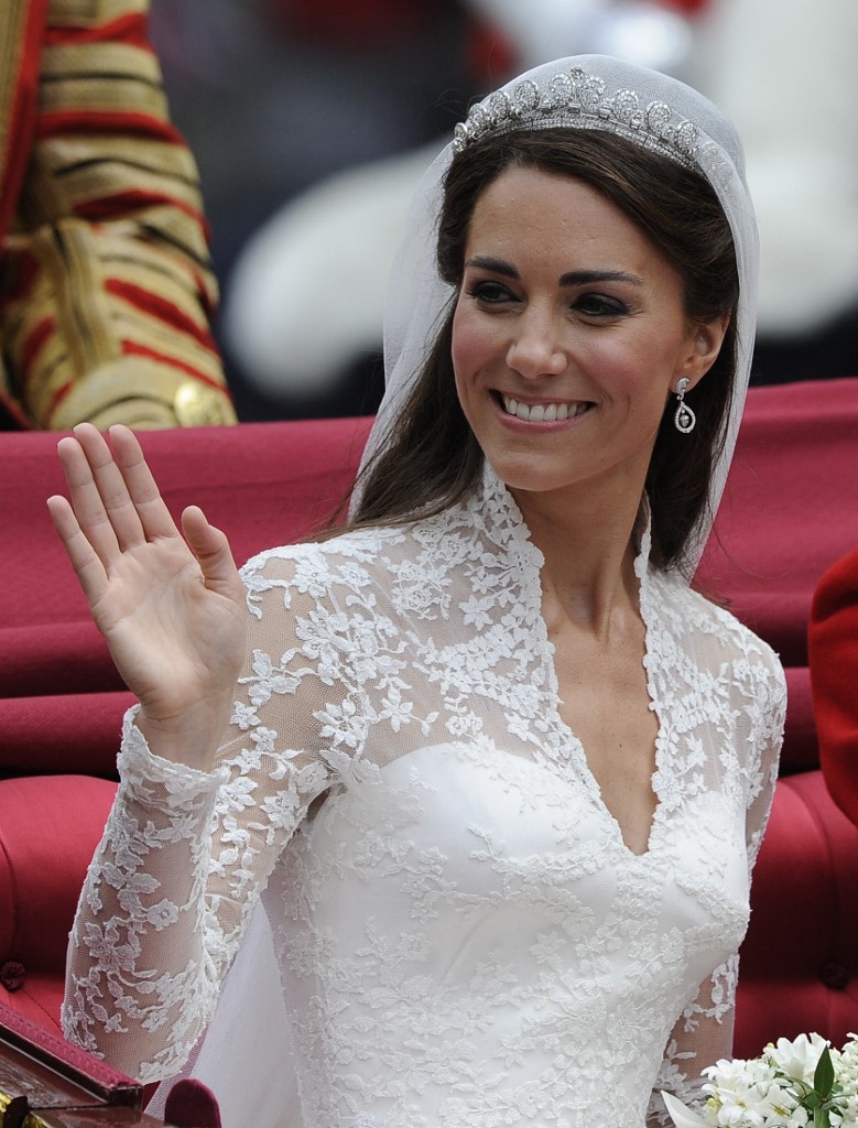 كيت ميدلتون بتاج Halo Tiara في حفل عٌرسها