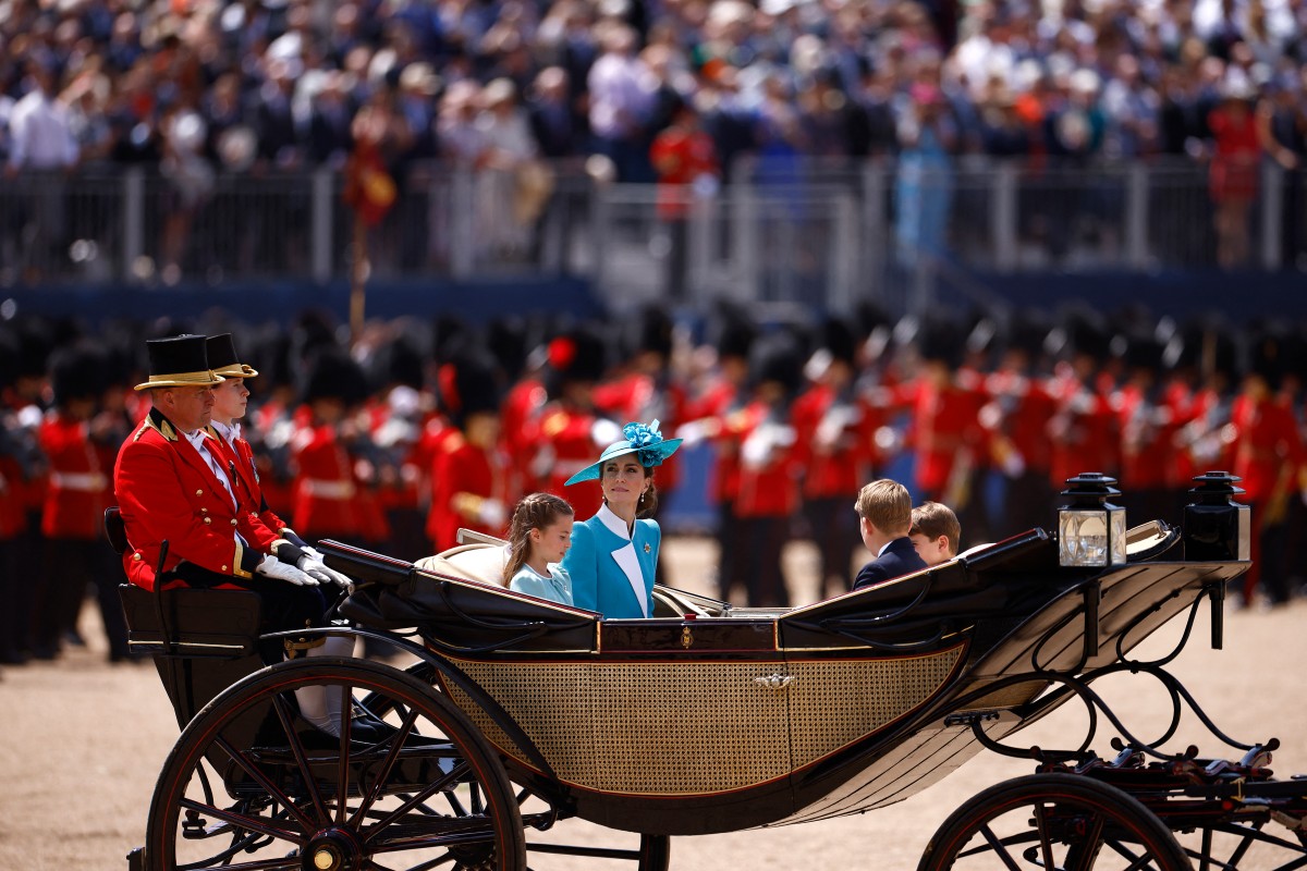 كيت ميدلتون في احتفالية Trooping the Colour لعام 2025 بأقراط الملكة إليزابيث الثانية