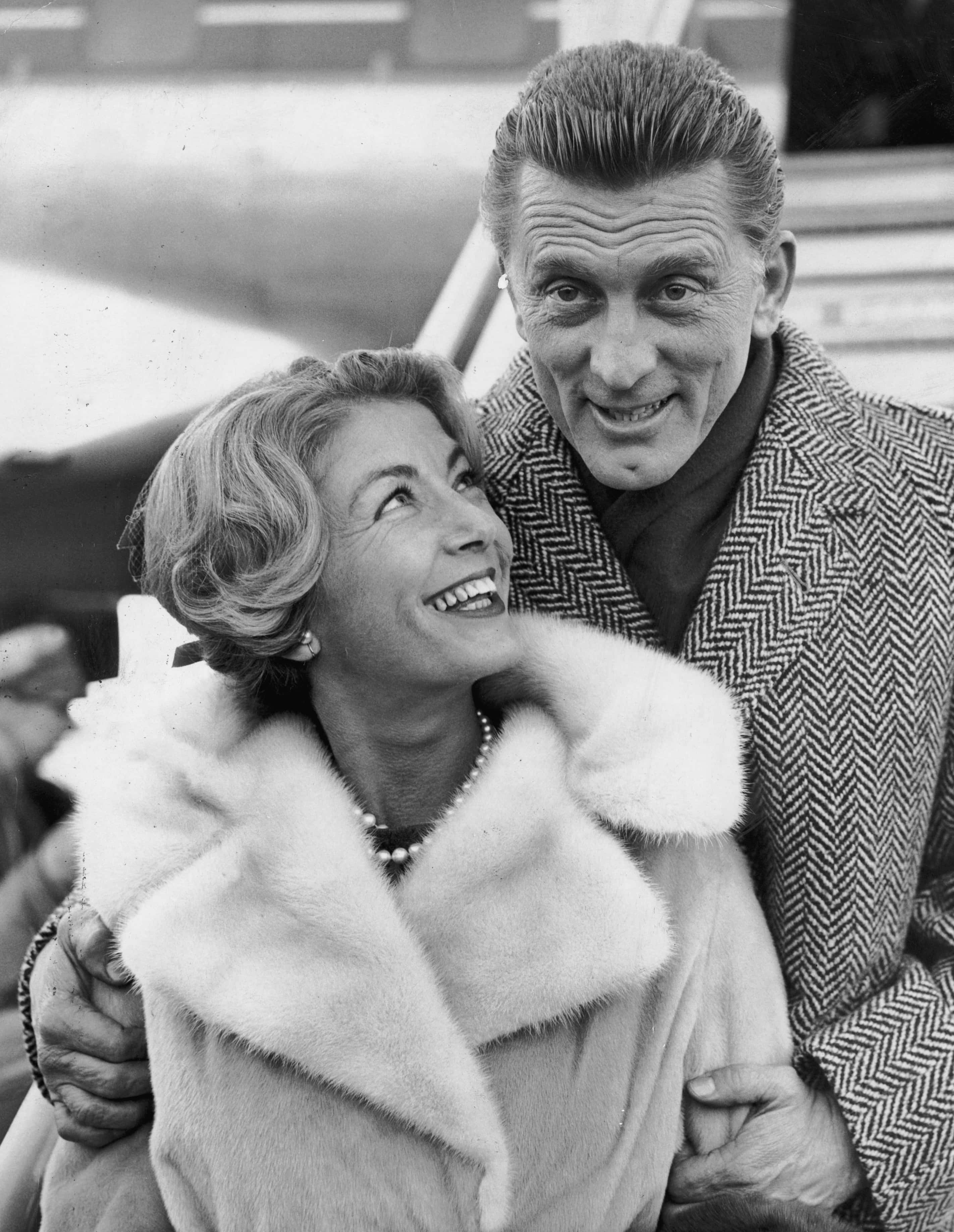 كيرك دوغلاس Kirk Douglas وآن بويدنز Anne Buydens