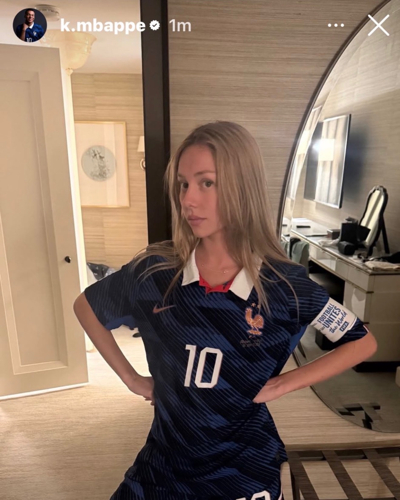 كيف بدأت شائعات ارتباط إستر إكسبوسيتو بكيليان مبابي؟