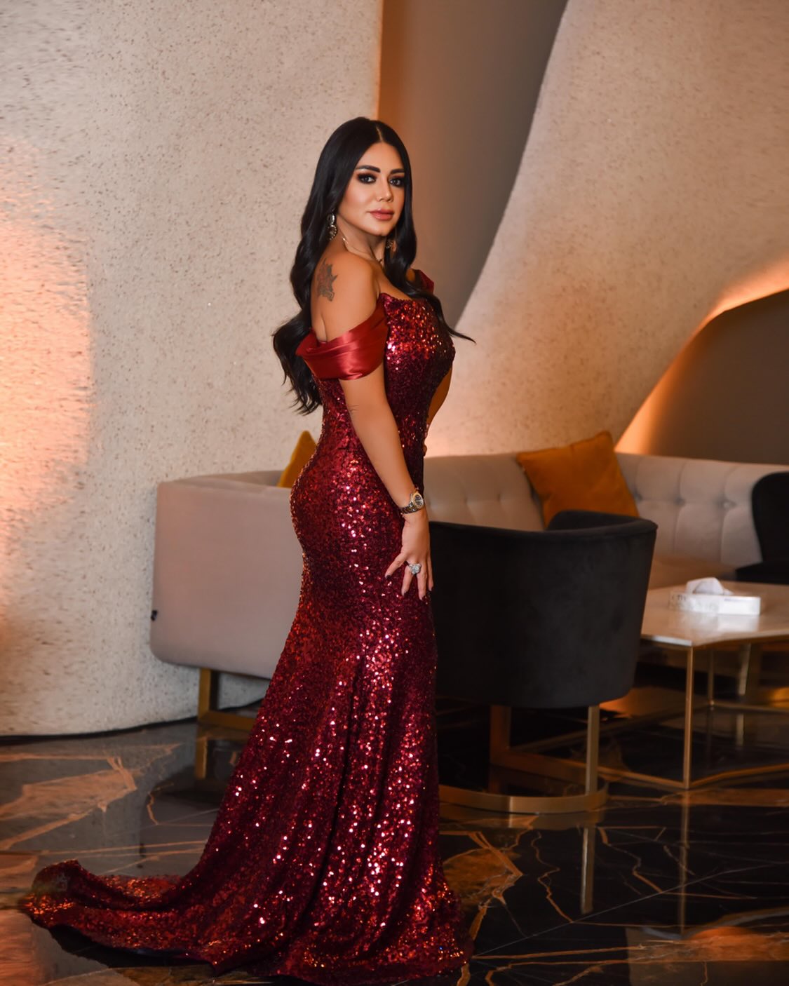 كيف دافعت إلهام شاهين وعادل إمام عن رانيا يوسف؟