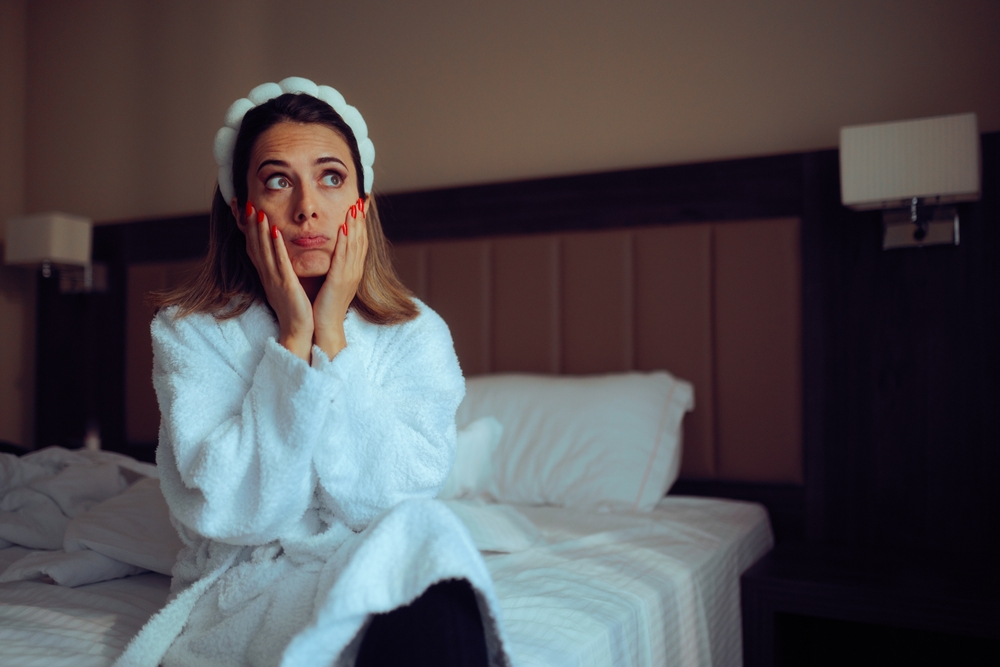 كيف يؤثر النوم على صفاء البشرة