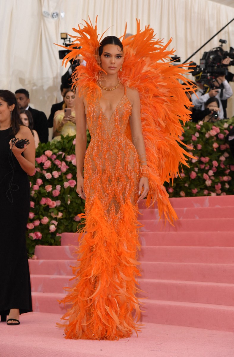كيندال جينير في Met Gala 2019 بفستان من Versace
