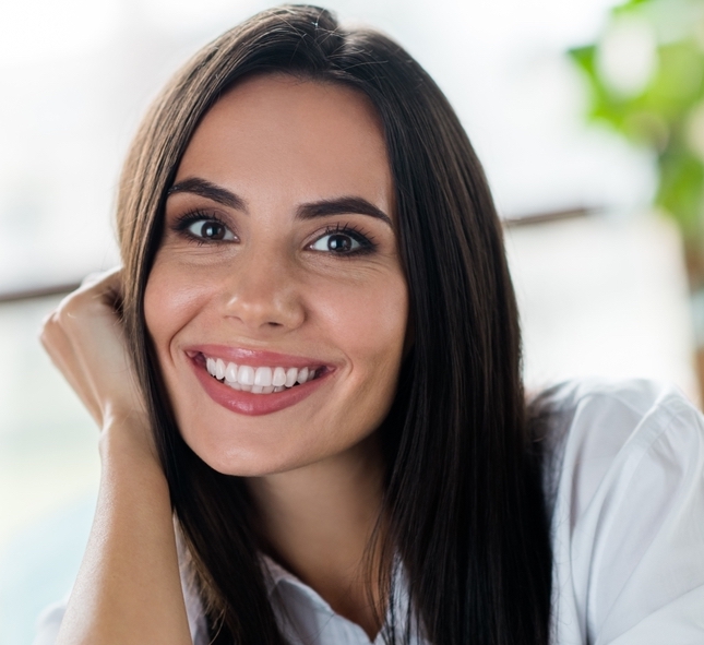 لا تستهلكي الأطعمة أو المشروبات الملوثة حيث يمكن أن تعيق ابتسامة هوليوود الخاصة بك بسرعة