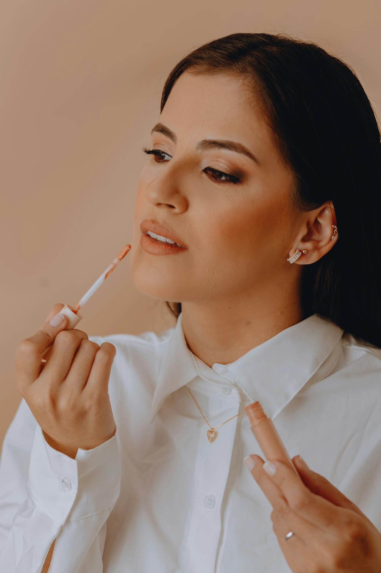 لا تشتري مستحضرات تجميلية بحجم ترويجي ضخم لمنتج لم تجربيه ببل اطلبي عينة أولًا