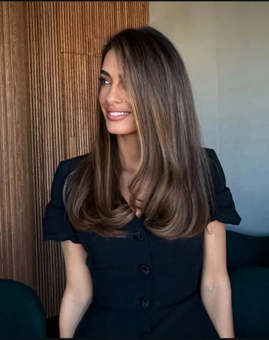 لا يقتصر سرّ جمال شعر أمل كلوني على العلاجات التجميلية فقط بل على طريقة التصفيف أيضاً