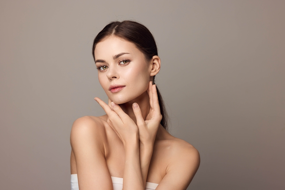 لبدء خطة ذكية مع بداية العام من الأفضل التركيز على الإجراءات التي تعزز إنتاج الكولاجين وترطب البشرة من الداخل