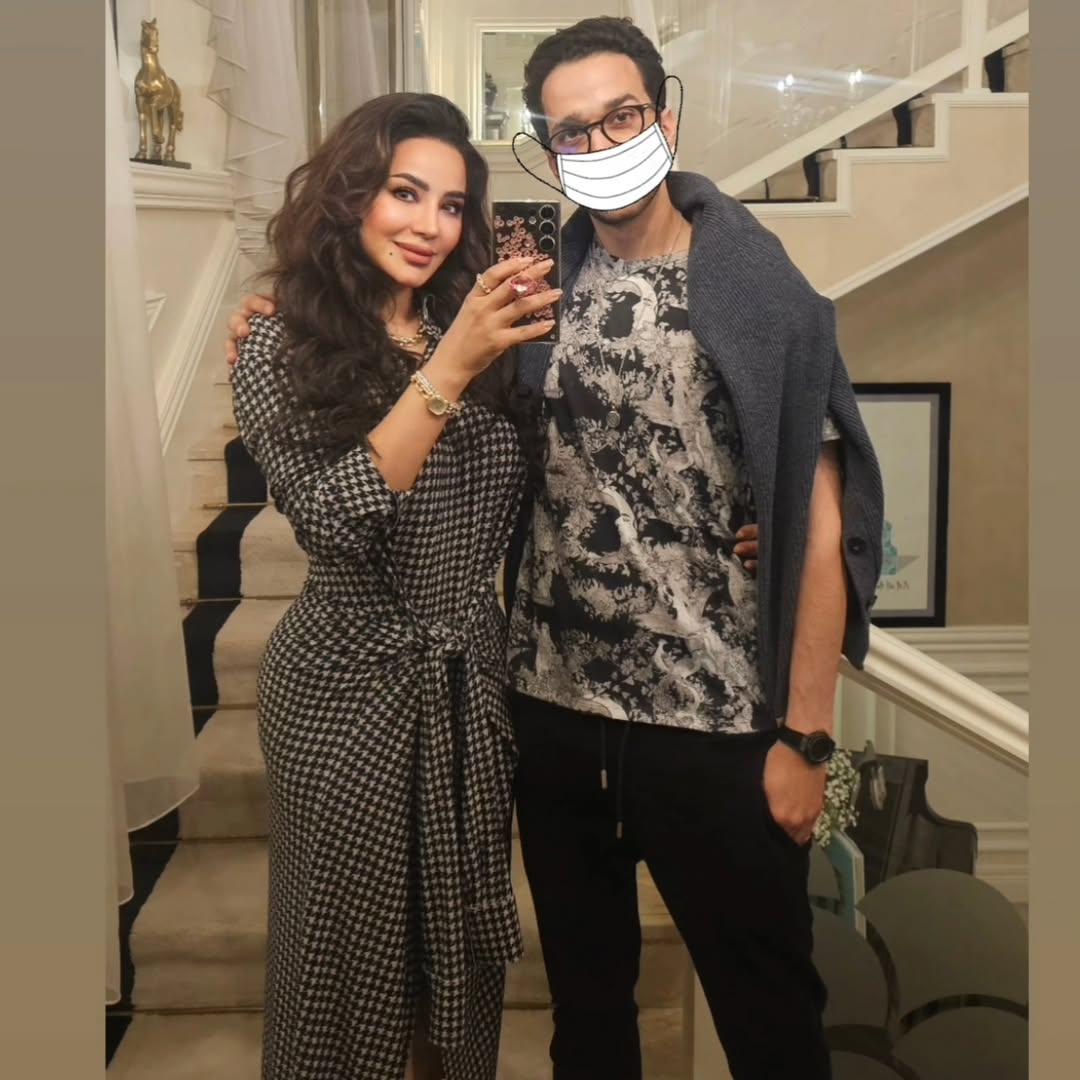 لجين عمران تفاجئ الجمهور بصورة مع ابنها