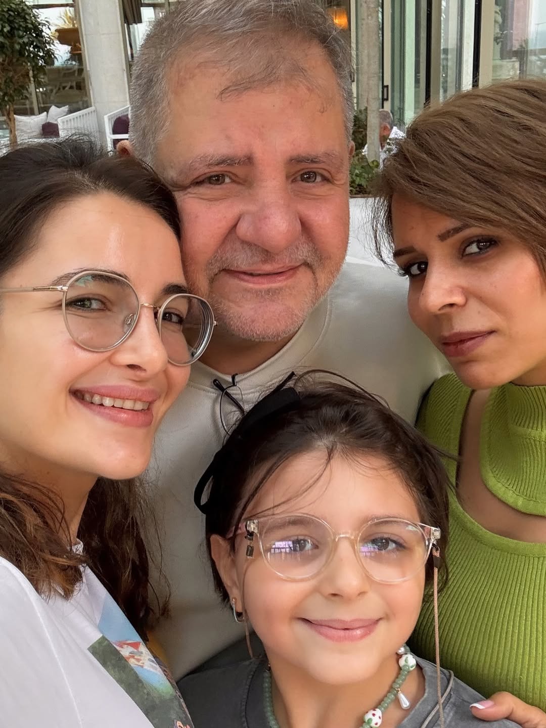 لحظات خاصة تجمع عائلة أصالة