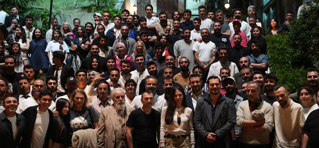 لحظات وداعية لأبطال مسلسل "حلم أشرف"