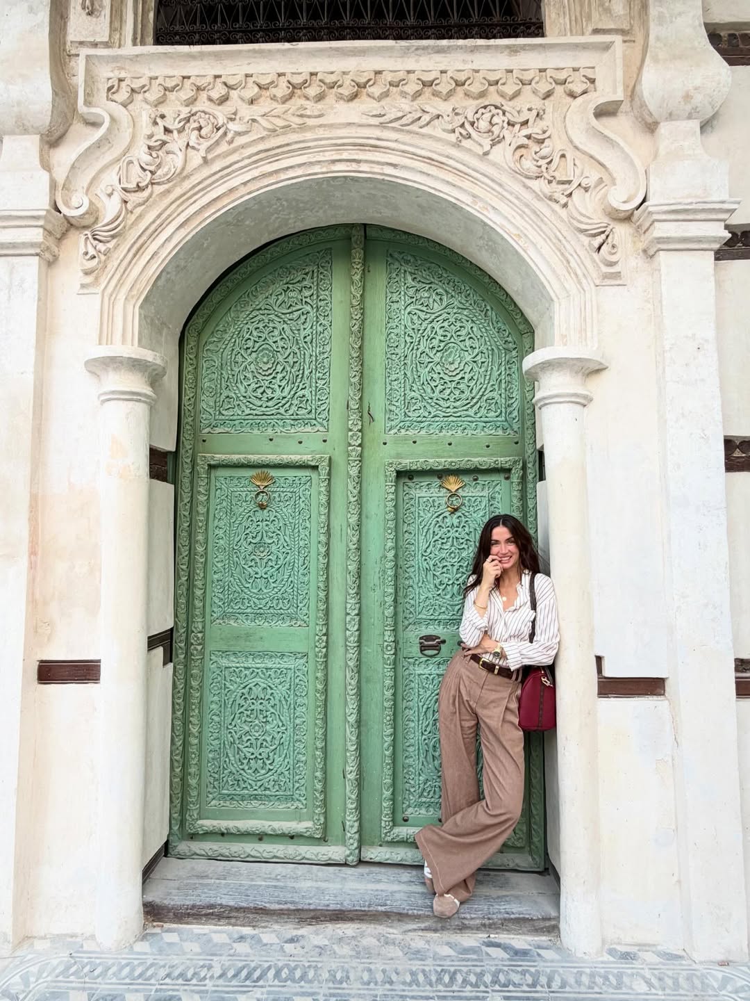 لحظة أصيلة وسط أبواب جدة التاريخية ورواشينها الساحرة التي لا تُشبه سواها.