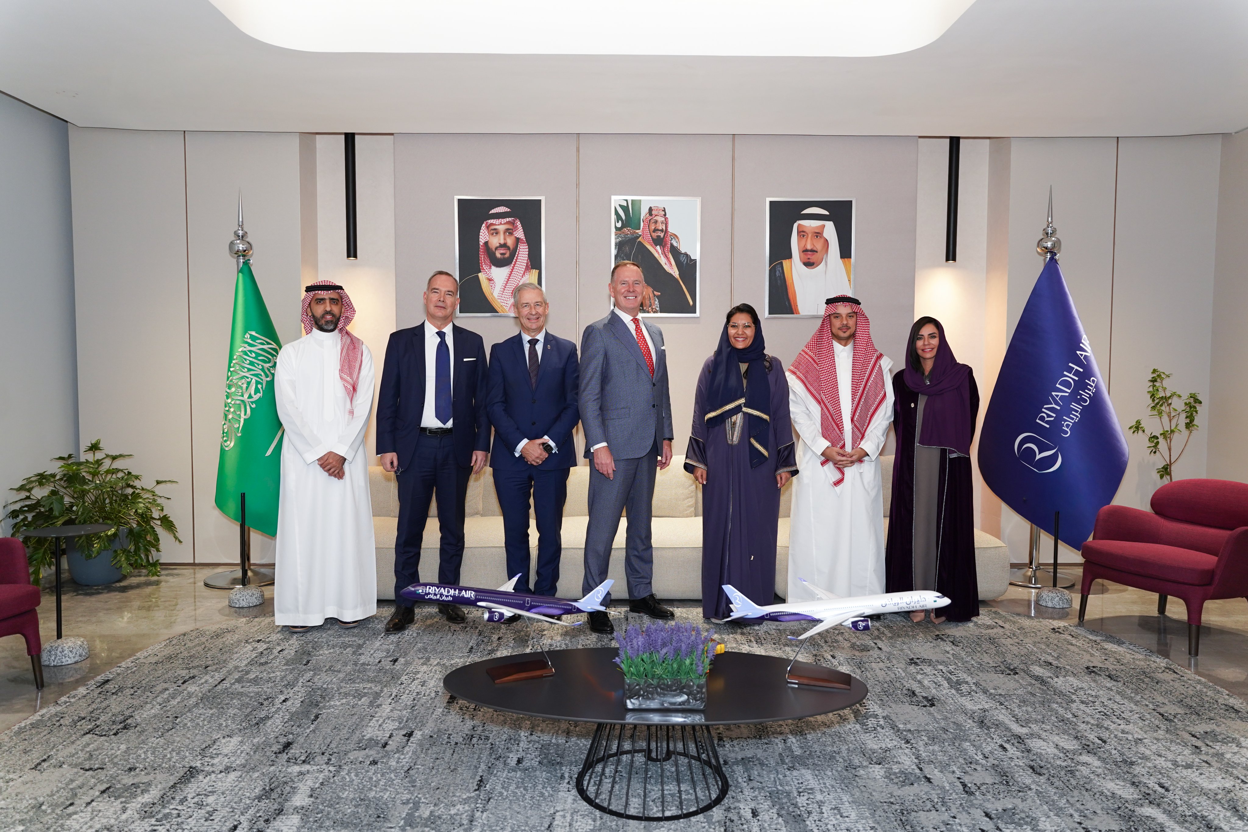 لقطات من زيارة سمو الأميرة ريما بنت بندر لمقر طيران الرياض في إطار مبادرة 10KSA2025.