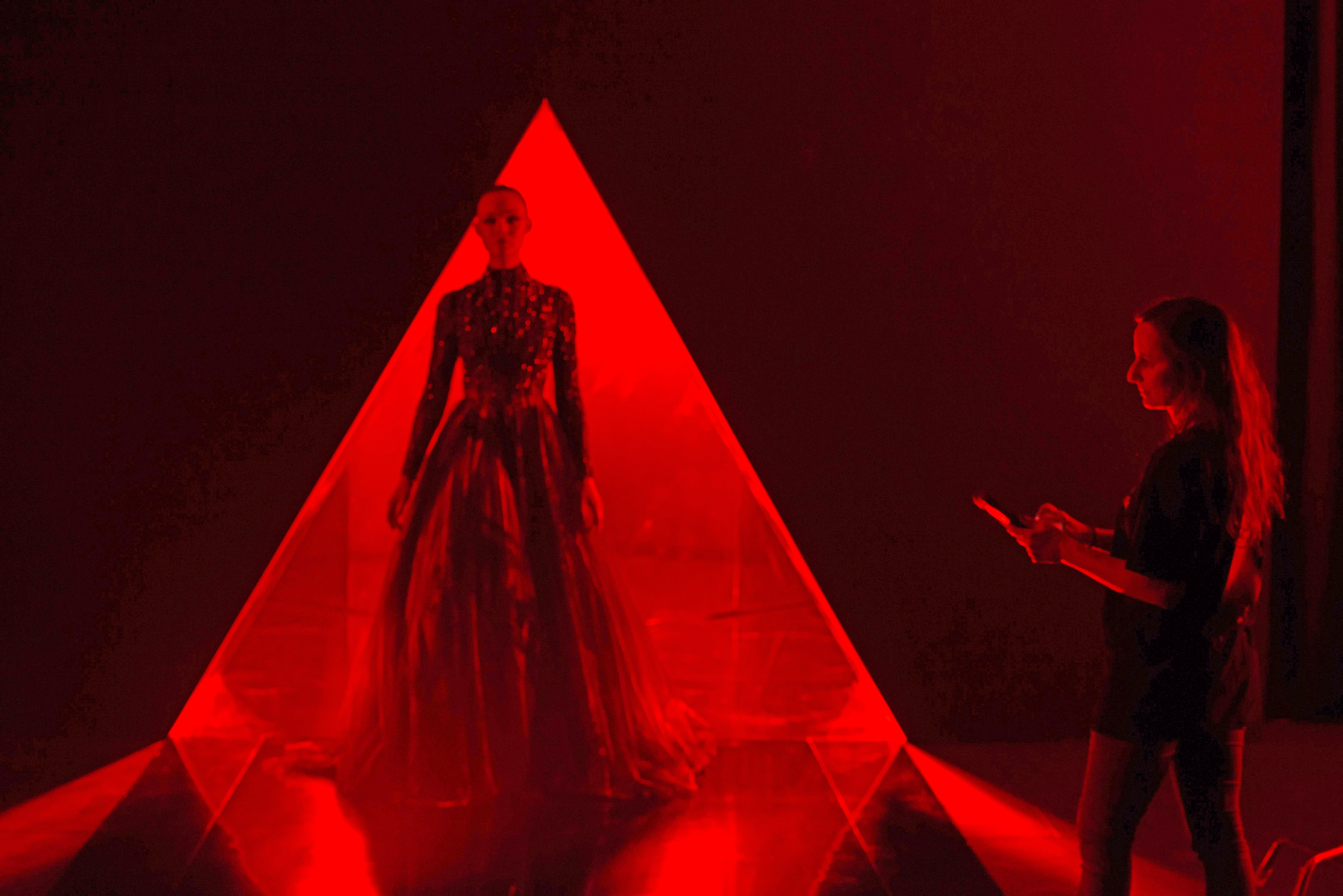لقطة من فيلم The Neon Demon