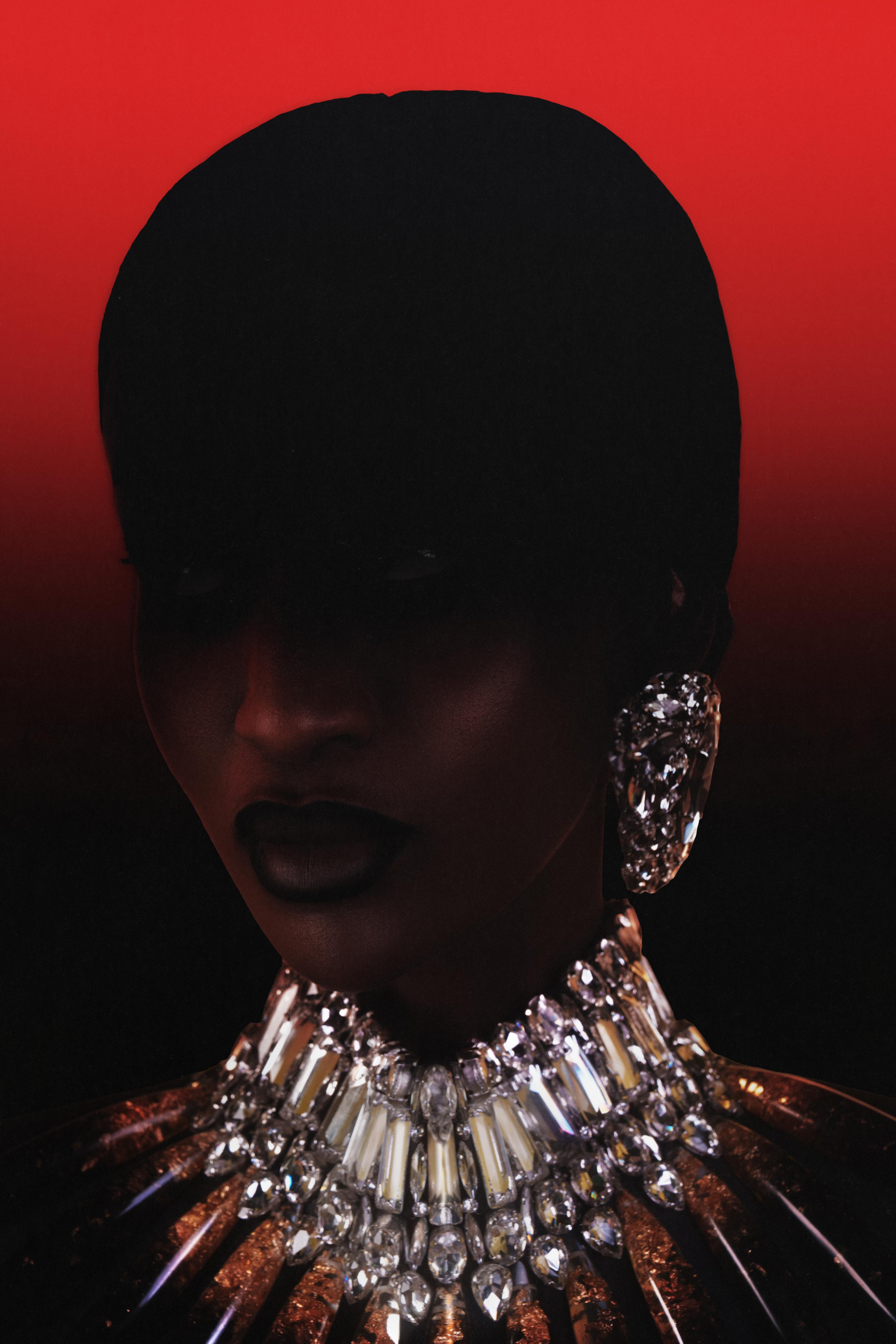 لقطة من مشروع “Dune” الذي جمع بين عدسة ريما المنديل وتصاميم تيما عابد