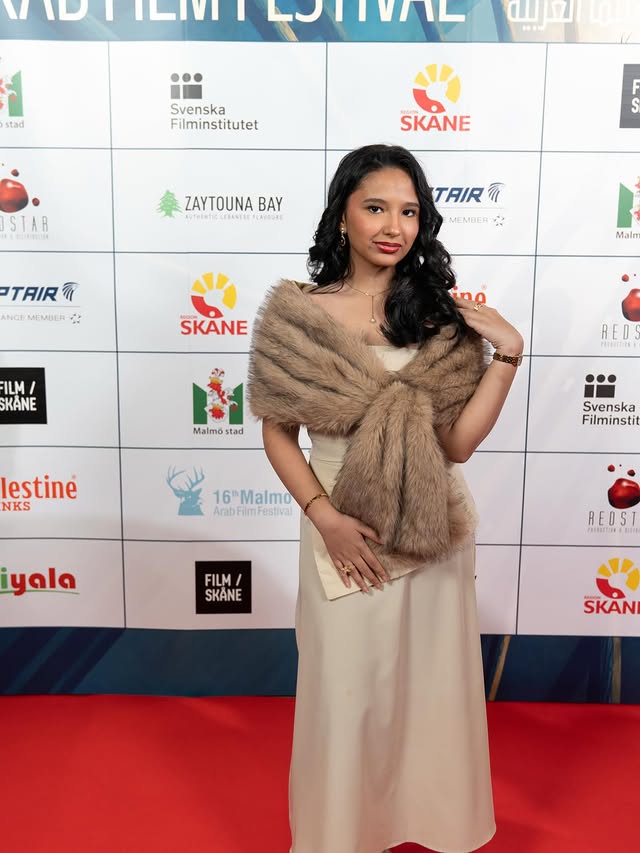 لمار أحمد فادن بإطلالة فخمة في مالمو