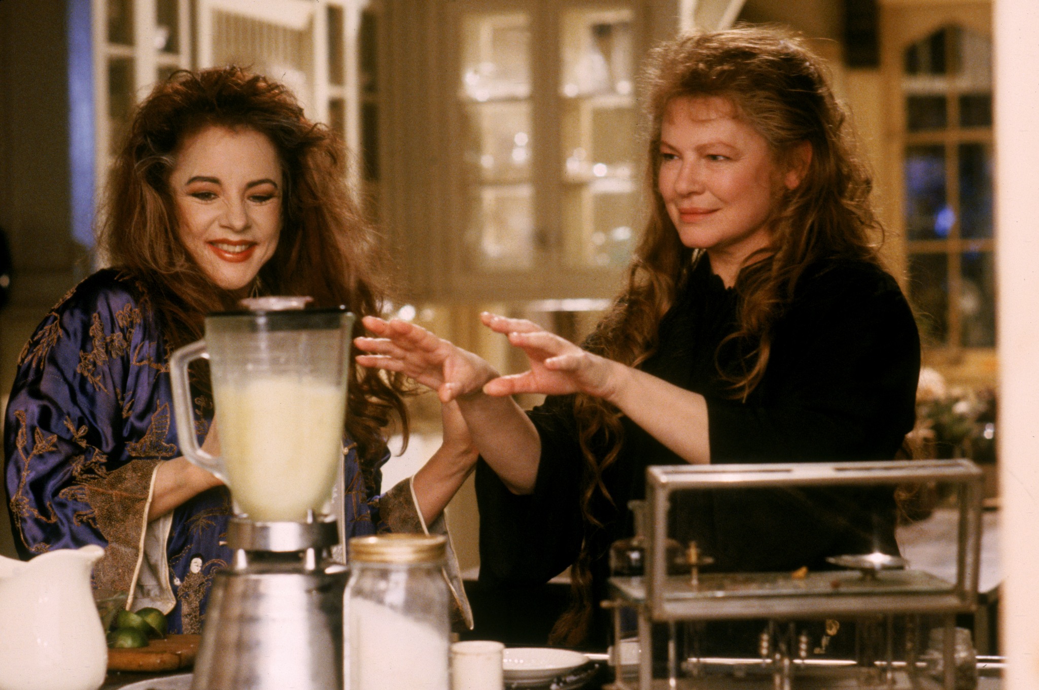 لماذا يحظى "Practical Magic 2" بهذا الزخم؟
