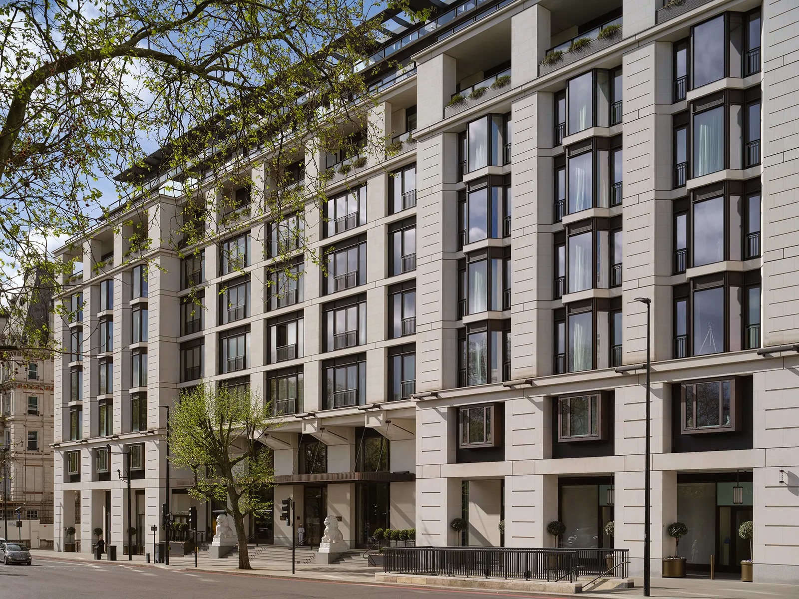 لندن حكاية حب أرستقراطية في ذا بيننسولا 1