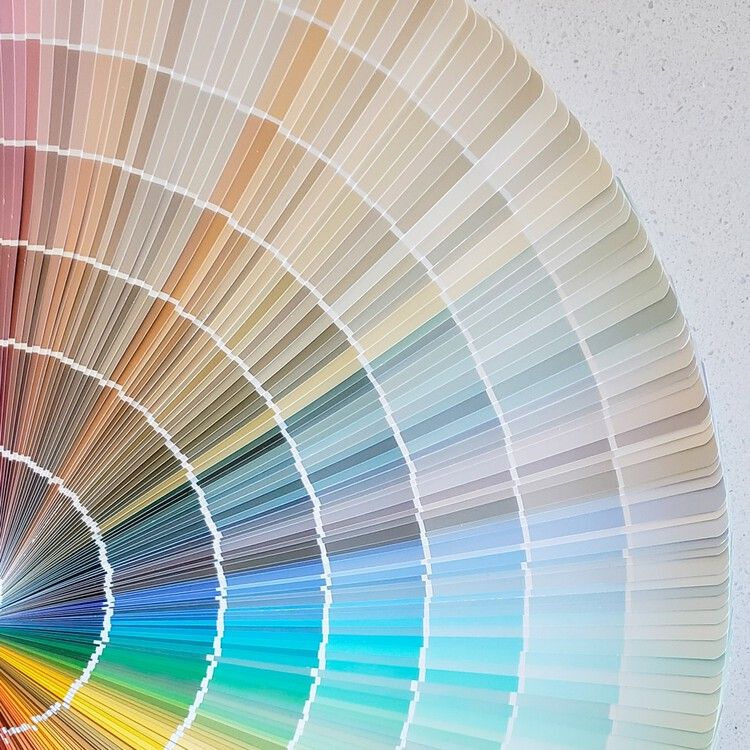لوحة ألوان طلاء متنوعة