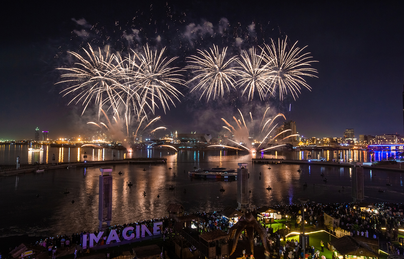 ليالي مهرجان دبي للتسوق في دبي فستيفال سيتي مول