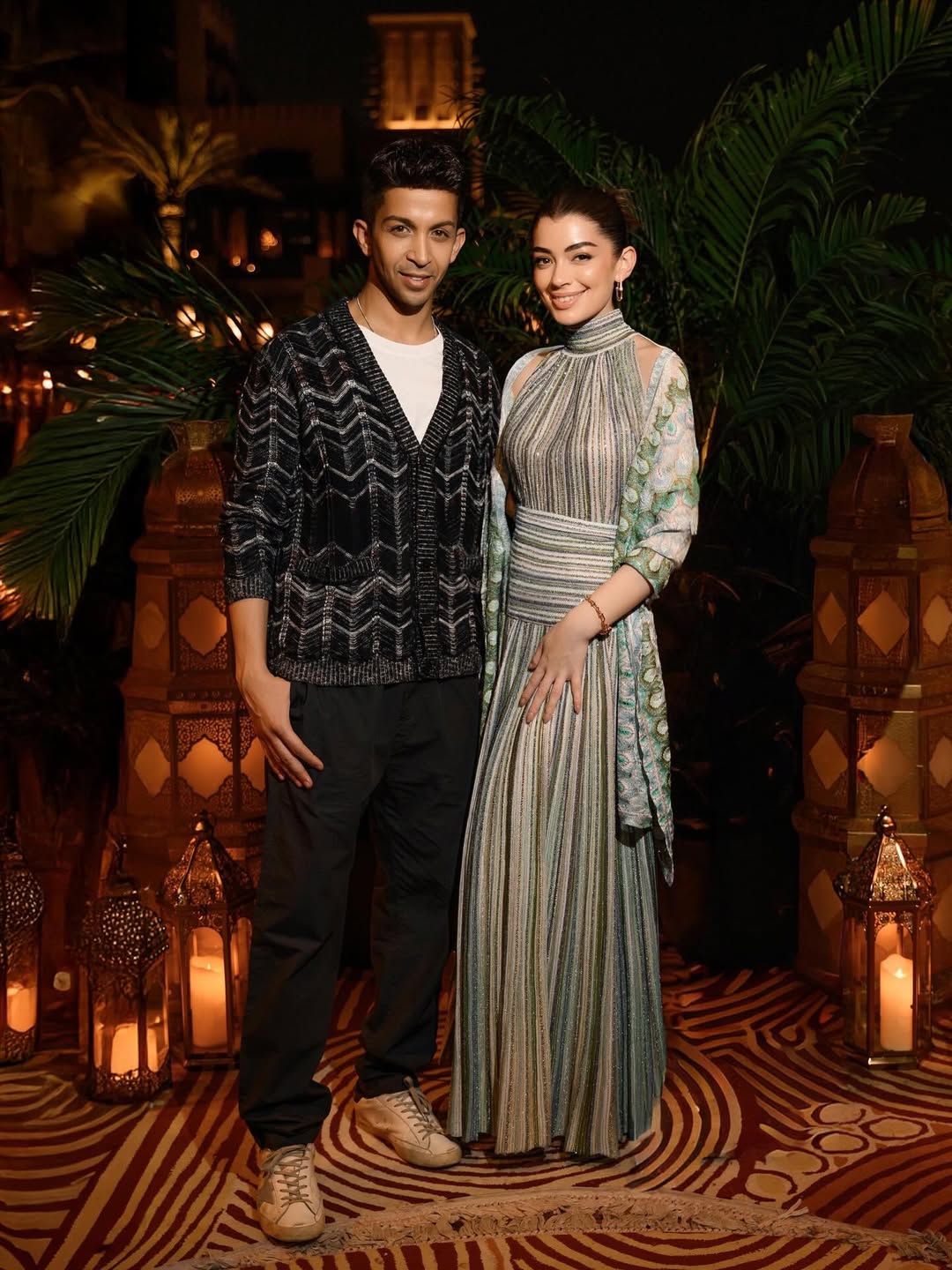 ليلى أحمد زاهر بفستان طويل بتدرجات اللون الأخضر، مصمم بياقة الهالتر