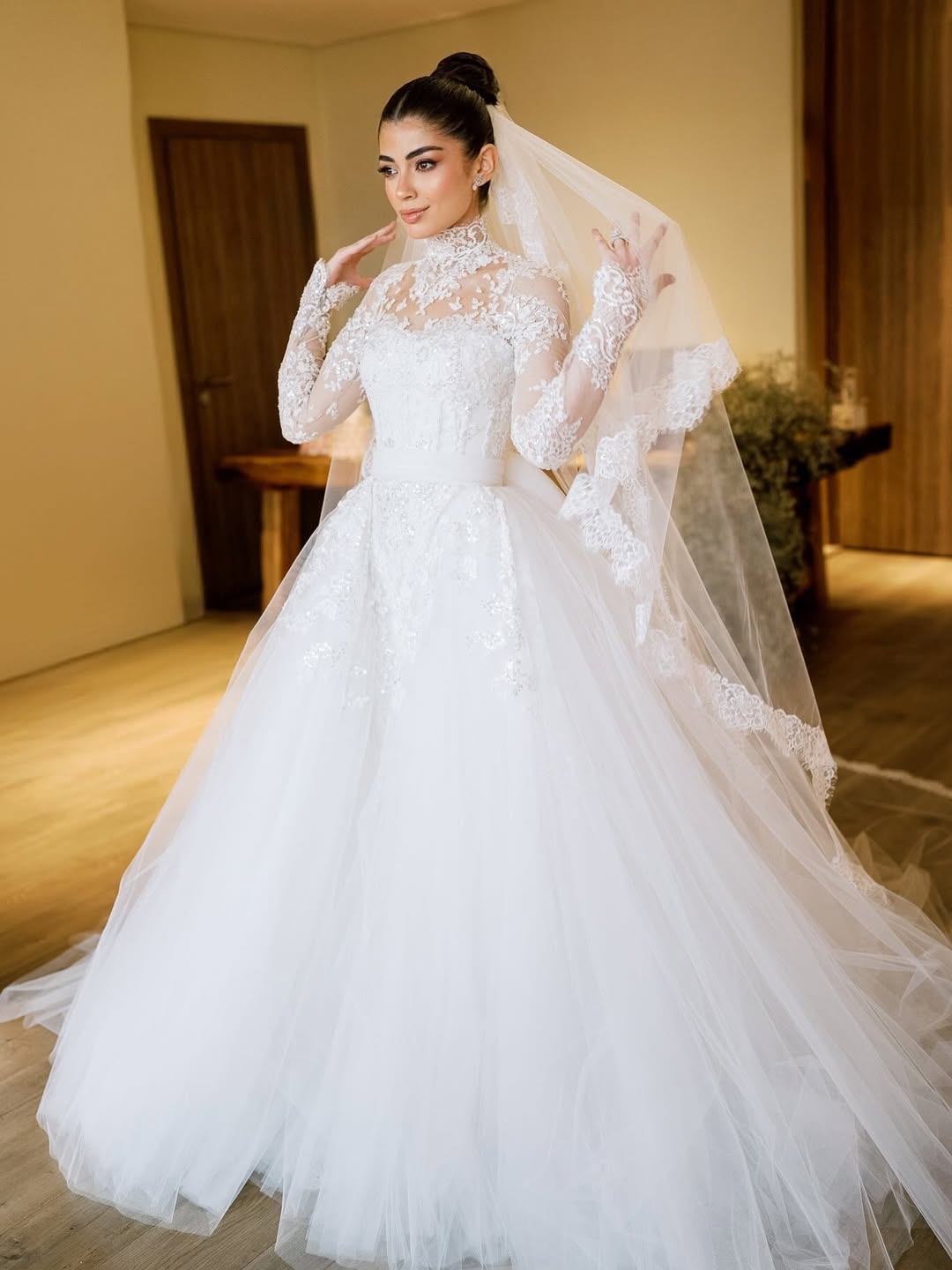 ليلى زاهر بفستان الزفاف