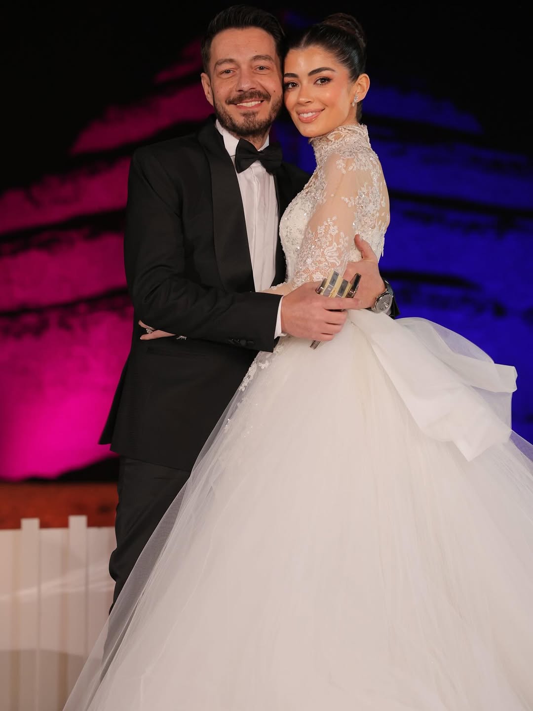 ليلى زاهر مع والدها في يوم الزفاف