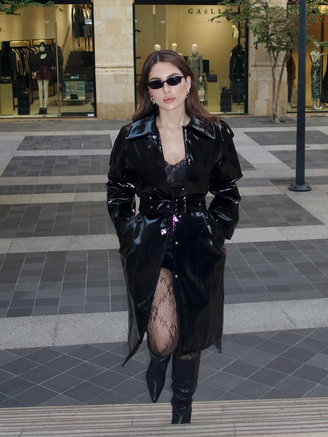 لين برنجكجي بستايل جوارب الدانتيل المنقوشة بالورود