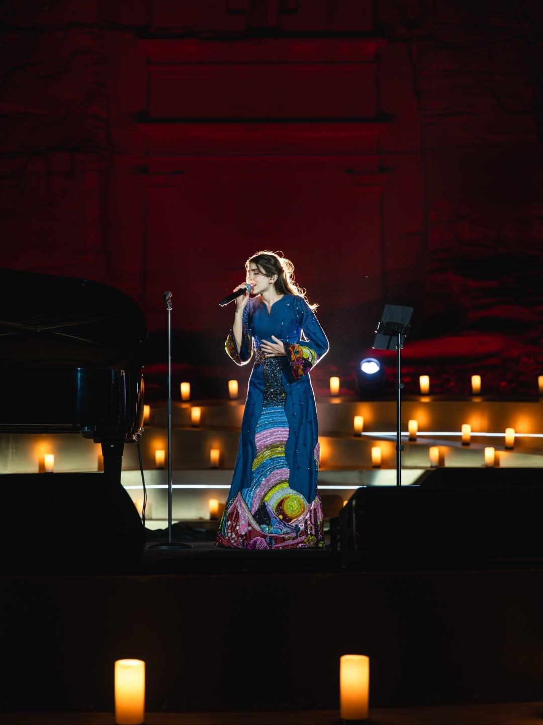 مارلين نعمان بثوب محتشم صمم خصيصا من دار المصمم اللبناني رامي قاضي