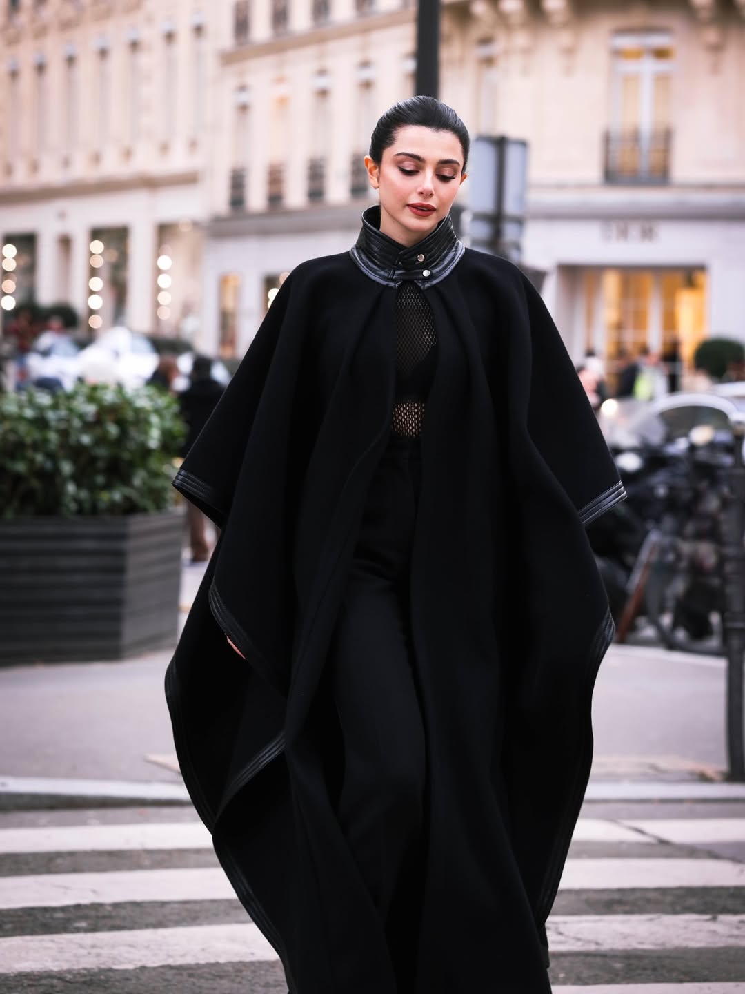 ماريتا الحلاني بإطلالة شتوية مونوكروم من دار إيلي صعب