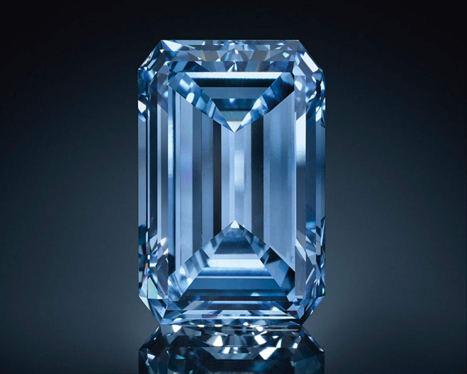 ماسة أوبنهايمر بلو Oppenheimer Blue Diamond - الصورة عن كريستيز Christie’s