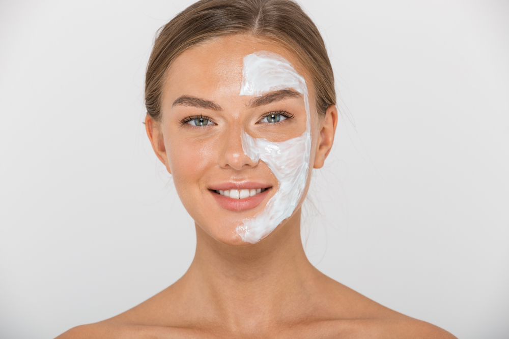 ماسك الأفوكادو والعسل فعال في حالة جفاف البشرة خلال رمضان