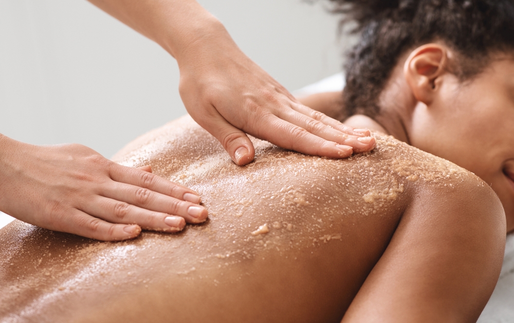 ماسك البرتقال والسكر يمنحك مظهر مشدود وصحي