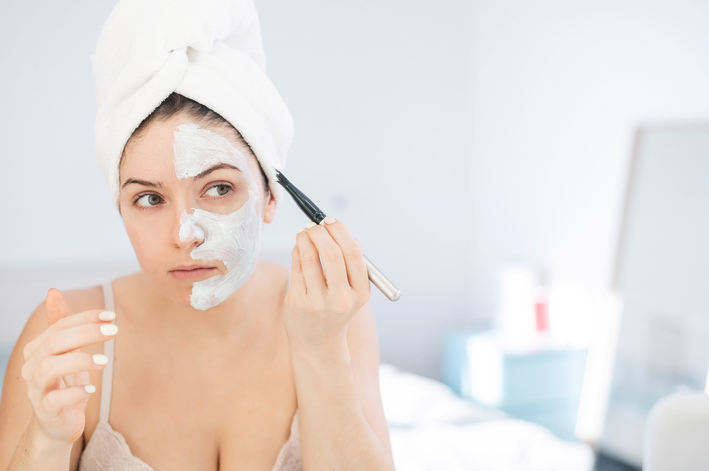 ماسك العسل والزبادي مهم  لإشراقة فورية