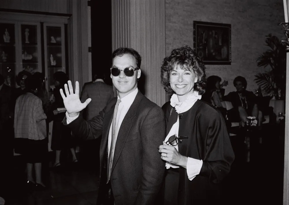 مايكل كيتون Michael Keaton وكارولين ماكويليامز Caroline McWilliams