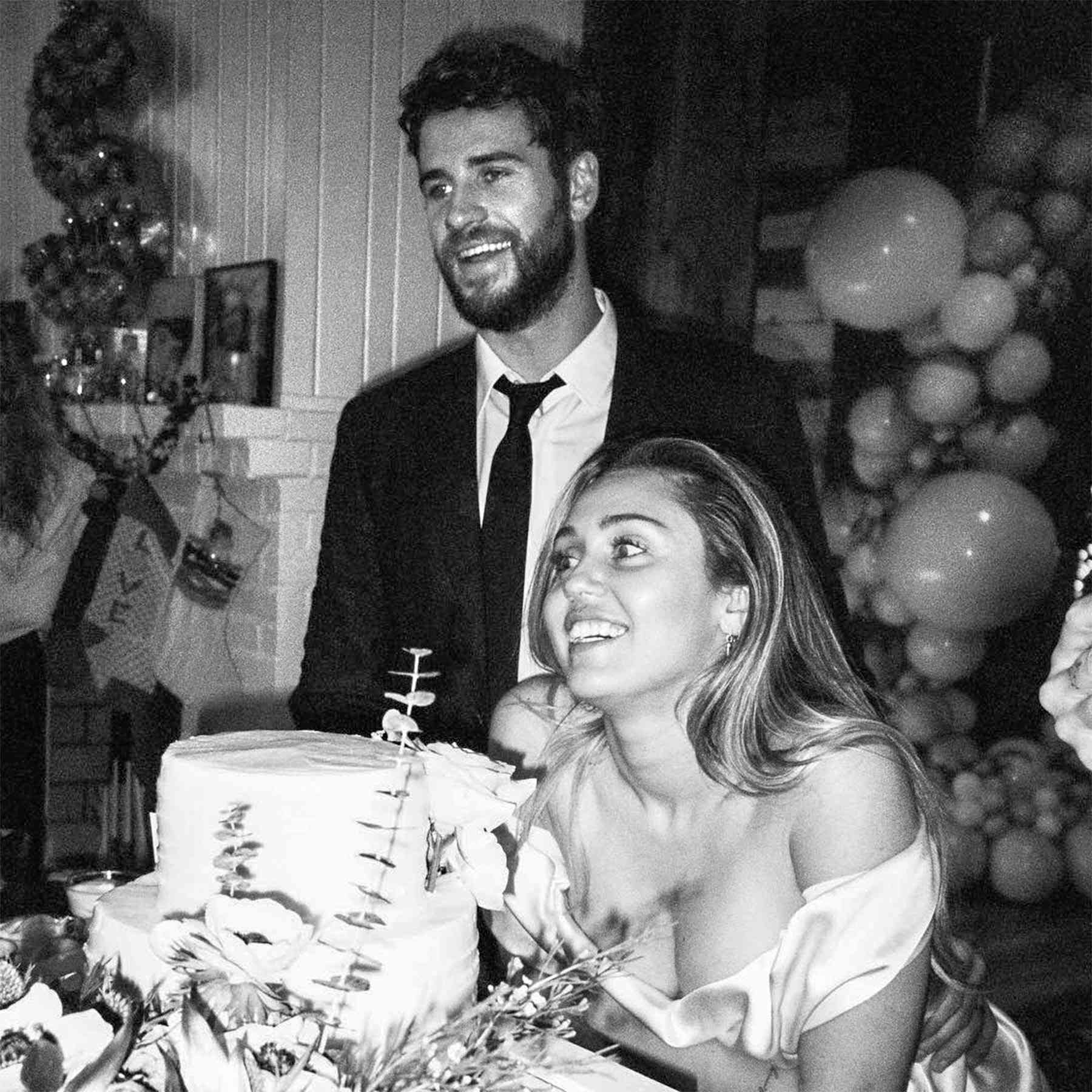 مايلي سايروس Miley Cyrus وليام هيمسورث Liam Hemsworth