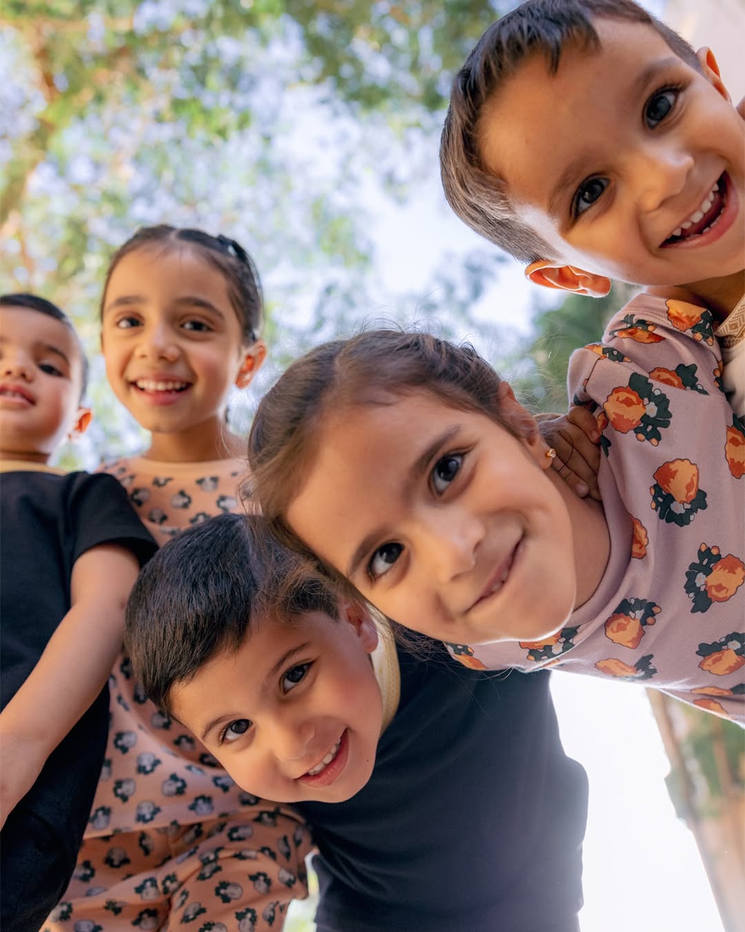 مبادرة مجتمعية تُعيد الحياة لملابس الأطفال