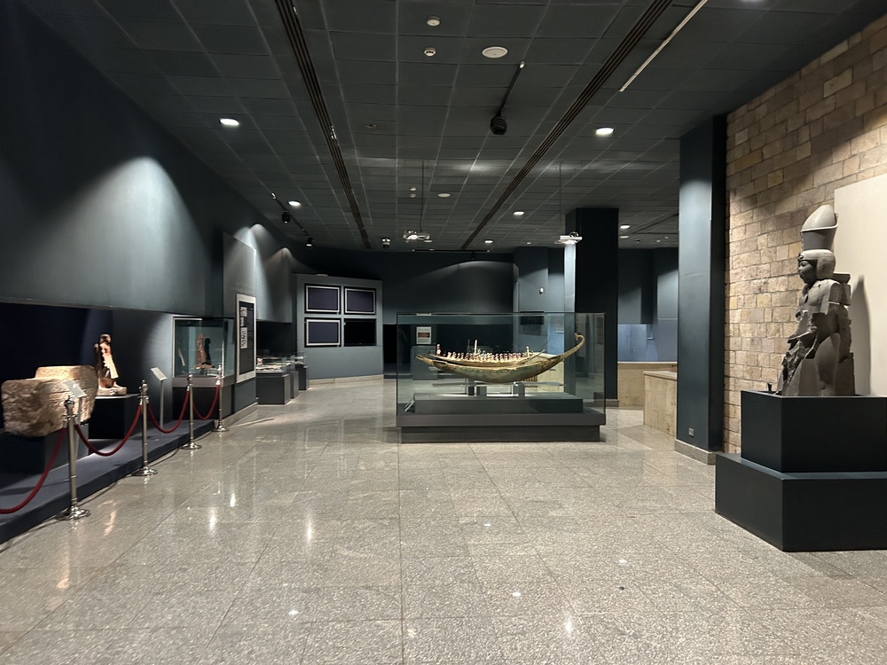 متحف الأقصر LUXOR MUSEUM